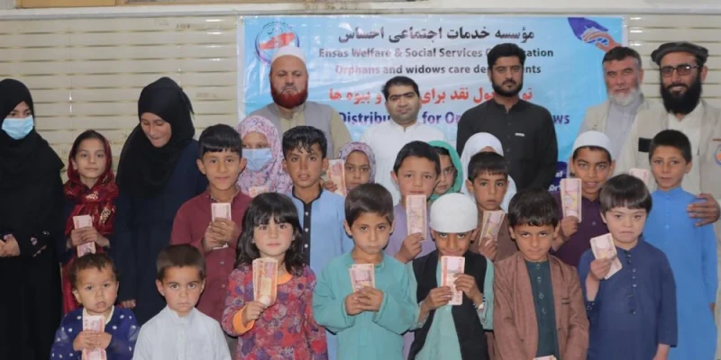 Cash Money For Orphans In Kabul