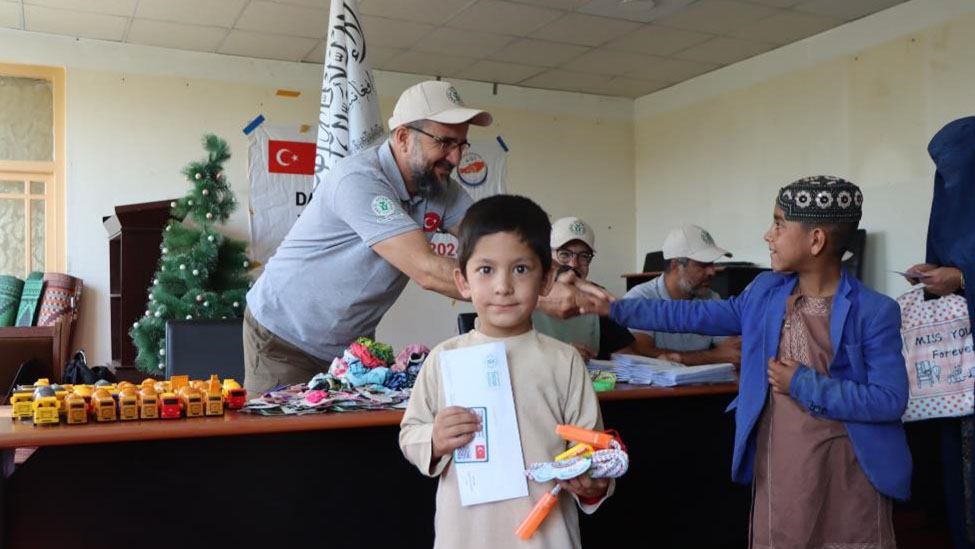 Distribution of Cash to 600 Orphans in Kabul,Logar, Paktia & Paktika Province